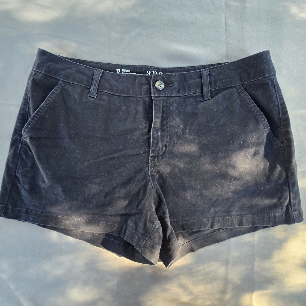 a.n.a Black Women's Mid-Rise Shorty Short 3.5" Inseam 12 A-33